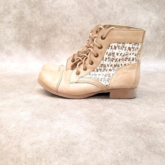 SODA Womens Size 6.5 Tan Lace Up Ankle Boot Combat Fashion Booties - Picture 4 of 10